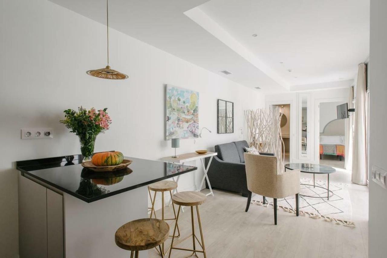 Apartamentos Rg Suites Plaza Del Salvador Seville Luaran gambar