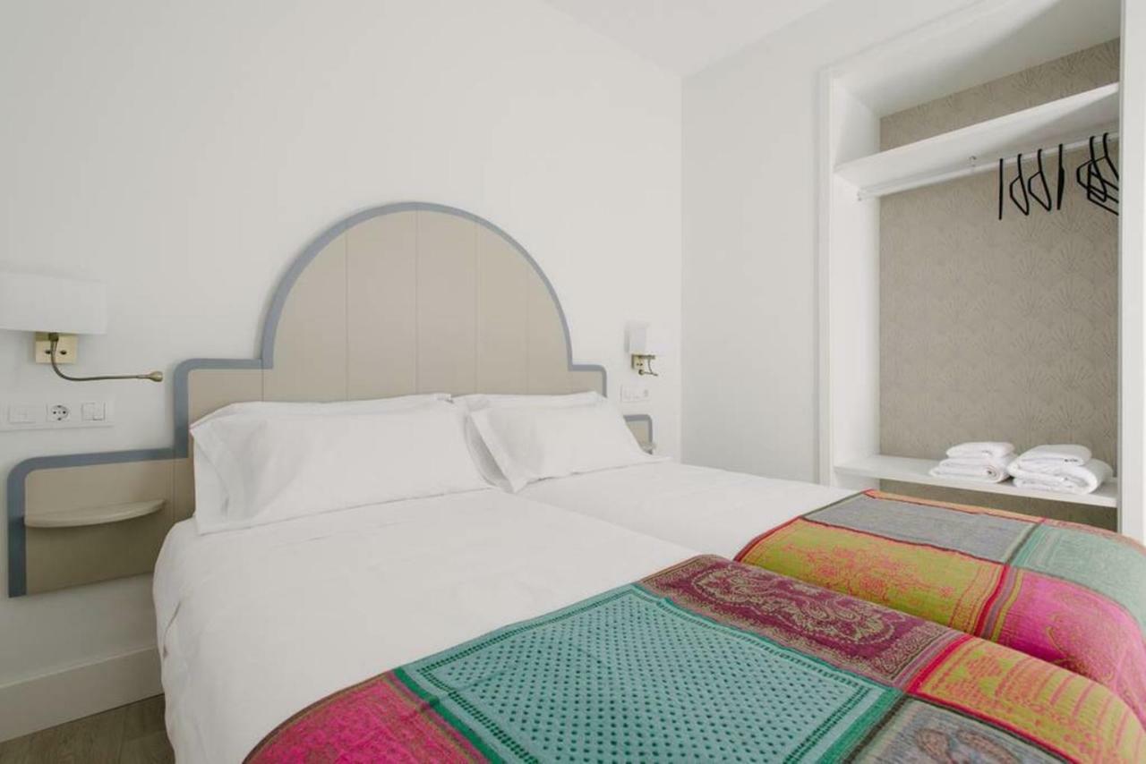 Apartamentos Rg Suites Plaza Del Salvador Seville Luaran gambar